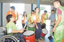 La Universidad en los Barrios